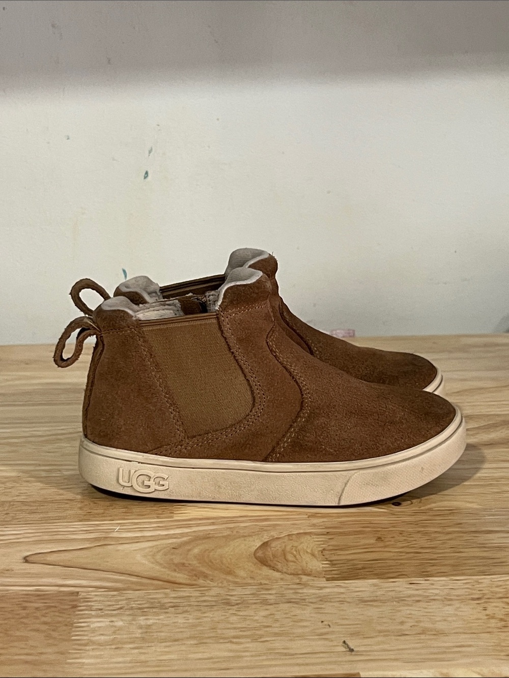 UGG Hamden II suede Boot kids unisex size 5/6